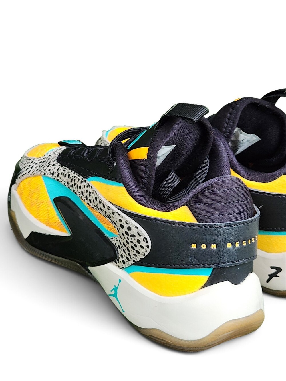 Jordan Luka 2 The Pitch Big Girls Size 3.5 Youth Athletic-Casual Sneakers Shoes - Picture 10 of 16